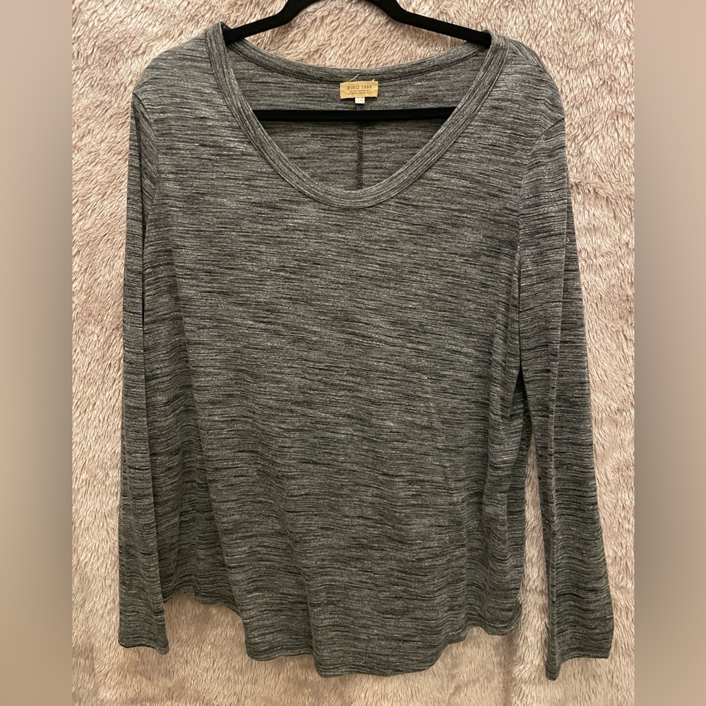 Piko long sleeve shirt size medium